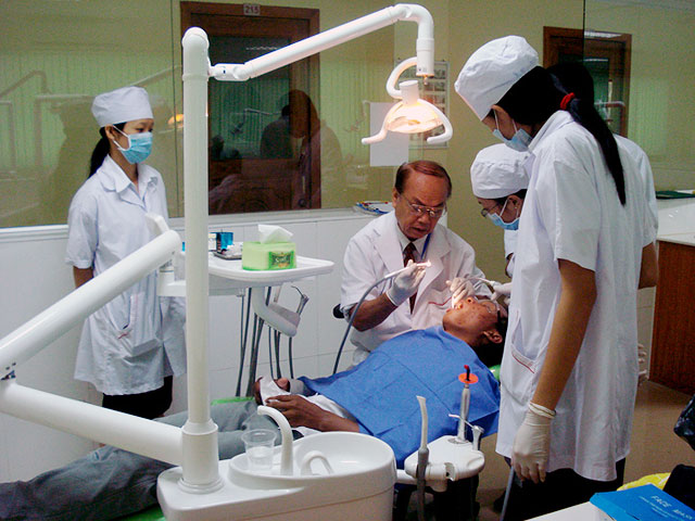 Taking a Dental Aide Program